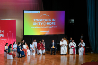 8-Viaje apostólico a Singapur: Encuentro interreligioso con los jóvenes  