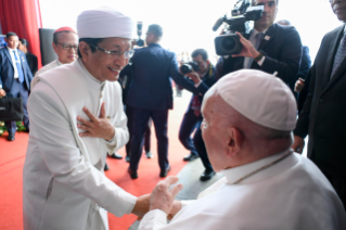4-Viaje apostólico a Indonesia: Encuentro interreligioso 