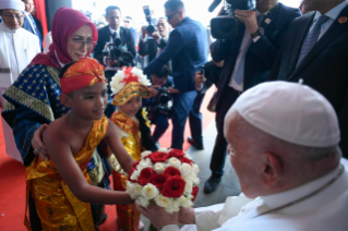 8-Viaje apostólico a Indonesia: Encuentro interreligioso 