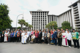 20-Viaje apostólico a Indonesia: Encuentro interreligioso 