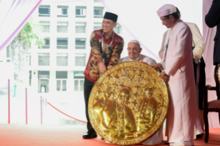 19-Viaje apostólico a Indonesia: Encuentro interreligioso 