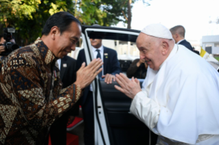 0-Viaje apostólico a Indonesia: Santa Misa 