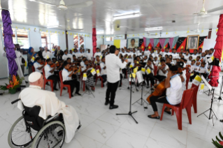 4-Apostolic Journey to Papua New Guinea: Private Meeting with a Group of Missionaries  