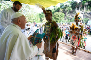 11-Apostolic Journey to Papua New Guinea: Private Meeting with a Group of Missionaries  