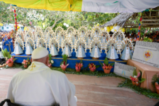 17-Apostolic Journey to Papua New Guinea: Private Meeting with a Group of Missionaries  