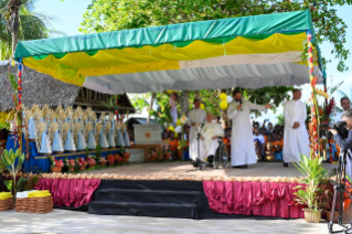 18-Apostolic Journey to Papua New Guinea: Private Meeting with a Group of Missionaries  