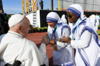 2-Viaje apostólico a Papúa Nueva Guinea: Santa Misa  