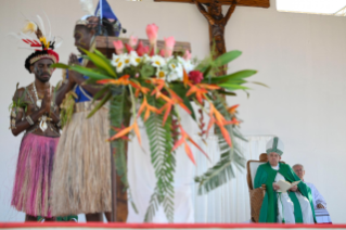 10-Viaje apostólico a Papúa Nueva Guinea: Santa Misa  