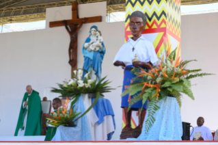 25-Viaje apostólico a Papúa Nueva Guinea: Santa Misa  