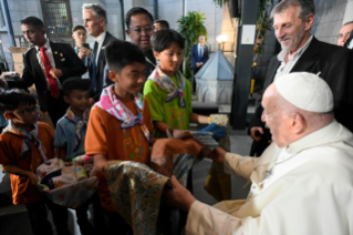 2-Viaje apostólico a Indonesia: Encuentro con jóvenes de Scholas Occurrentes 