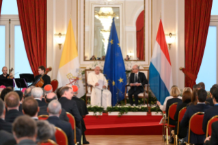 7-Voyage apostolique au Luxembourg : Rencontre avec les autorités, la société civile et le corps diplomatique