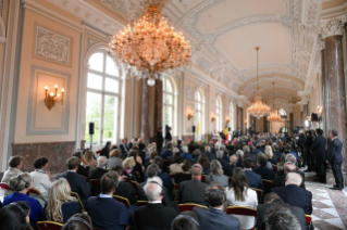 7-Apostolic Journey to Luxembourg and Belgium: Meeting with the Authorities and the Civil Society 