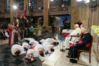 9-Voyage apostolique au Luxembourg : Rencontre avec la communauté catholique