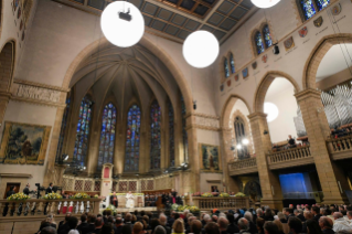 16-Voyage apostolique au Luxembourg : Rencontre avec la communauté catholique