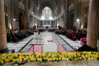 21-Viaje apostólico a Luxemburgo y Bélgica: Encuentro con obispos, sacerdotes, diáconos, personas consagradas, seminaristas y operadores pastorales en la basílica del Sagrado Corazón de Koekelberg 