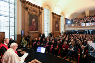 12-Viaggio Apostolico in Belgio: Incontro con i docenti universitari  