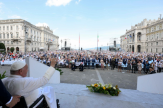 8-Visita pastoral a Trieste: Ángelus