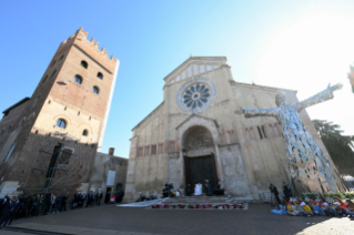 1-Pastoralbesuch in Verona: Begegnung mit Kindern und Jugendlichen