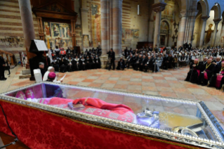 10-Visita a Verona: Incontro con Sacerdoti e Consacrati 