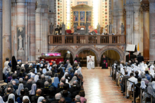 6-Visita a Verona: Incontro con Sacerdoti e Consacrati 