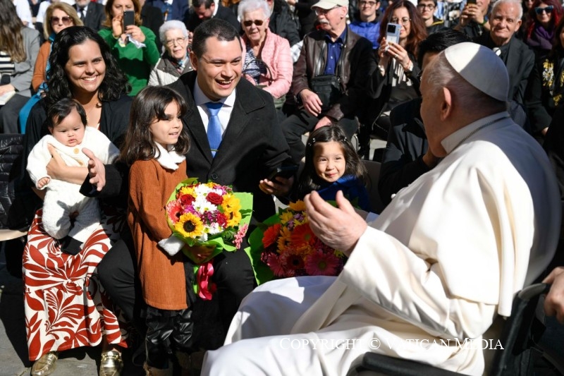 5500  discours, sermons ou homélies du Pape François - portail Cq5dam.web.800.800