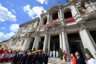 10-Interment of the coffin of the Roman Pontiff Francis