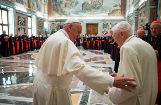 9-Comm&#xe9;moration du 65e anniversaire d'ordination sacerdotale du pape &#xe9;m&#xe9;rite Beno&#xee;t XVI