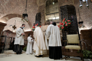 11-Visita del Santo Padre Francisco a Asís: Santa Misa y firma de la Encíclica <i>Fratelli tutti</i>  sobre la fraternidad y la amistad social