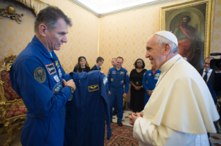 7-A los astronautas de la Misión EEI 53