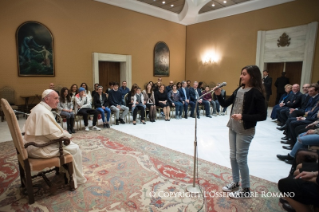 4-Encuentro con un grupo de chicos y chicas ingresados en el hospital pediátrico «Bambino Gesù» de Roma