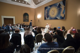 2-Encuentro con un grupo de chicos y chicas ingresados en el hospital pediátrico «Bambino Gesù» de Roma