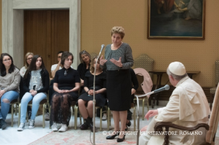 9-To young patients of the Bambino Ges&#xf9; Hospital in Rome