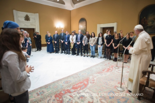 15-Encuentro con un grupo de chicos y chicas ingresados en el hospital pediátrico «Bambino Gesù» de Roma