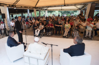 1-Visita del Santo Padre alla Cooperativa OSA a Roma