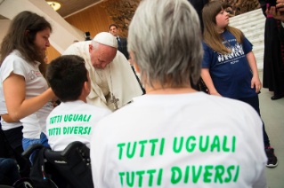 13-An die Teilnehmer an der Tagung für Menschen mit Behinderung, die die italienische Bischofskonferenz organisiert hat