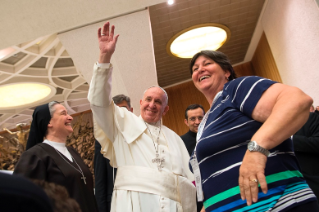 15-Aos participantes no Congresso para Pessoas portadoras de Deficiência, promovido pela Conferência Episcopal Italiana