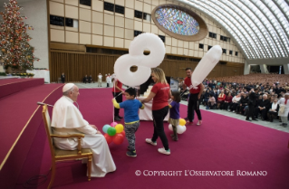 0-Encuentro del Santo Padre con los niños asistidos por el Dispensario Pediátrico "Santa Marta"