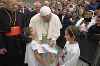 9-Rencontre des jeunes avec le Pape Fran&#xe7;ois et les P&#xe8;res synodaux &#xe0; l'occasion de la XVe Assembl&#xe9;e g&#xe9;n&#xe9;rale ordinaire du Synode des &#xe9;v&#xea;ques 