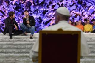 21-Rencontre des jeunes avec le Pape Fran&#xe7;ois et les P&#xe8;res synodaux &#xe0; l'occasion de la XVe Assembl&#xe9;e g&#xe9;n&#xe9;rale ordinaire du Synode des &#xe9;v&#xea;ques 