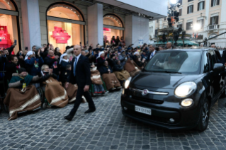 12-Acto de veneración a la Inmaculada en la Plaza de España 