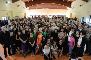 11-Visita al Instituto “Elisa Scala” de Roma en el marco de los “Viernes de la Misericordia”