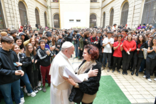 8-Diálogo do Papa Francisco com os estudantes da Escola "Pilo Albertelli" de Roma