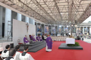 8-Pastoral Visit: Eucharistic Concelebration 