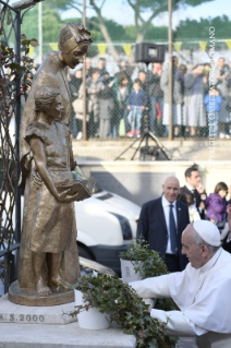 21-Pastoral Visit to the Roman Parish of Santa Maddalena di Canossa