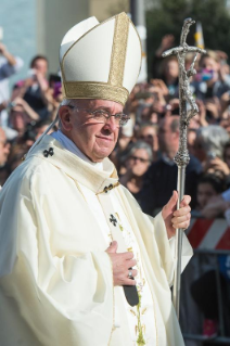 9-5. Sonntag der Osterzeit - Pastoralbesuch in der r&#xf6;mischen Pfarrei &#xab;Santa Maria Regina Pacis&#xbb; in Ostia