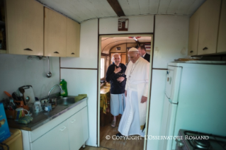 2-Visita pastoral a la parroquia romana de Santa María Regina Pacis, Ostia