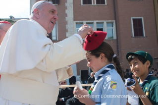 1-5. Sonntag der Osterzeit - Pastoralbesuch in der r&#xf6;mischen Pfarrei &#xab;Santa Maria Regina Pacis&#xbb; in Ostia