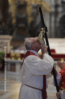 20-Venerdì Santo – Celebrazione della Passione del Signore