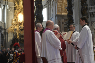 1-Venerdì Santo – Celebrazione della Passione del Signore