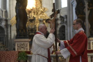 30-Venerdì Santo – Celebrazione della Passione del Signore